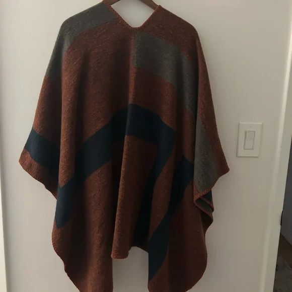 BB Dakota Brown and Gray Colorblock Poncho - Picture 12 of 14
